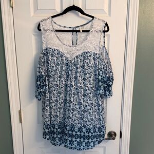 Lace Yoke Cold-Shoulder Tunic in Blue and White